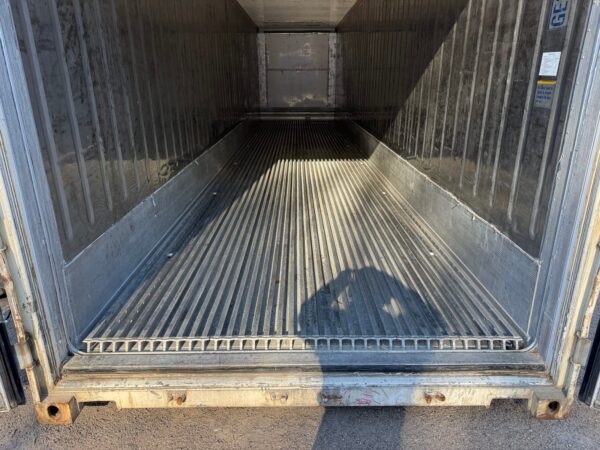 40ft As Is Reefer High Cube Shipping Container White - Image 25